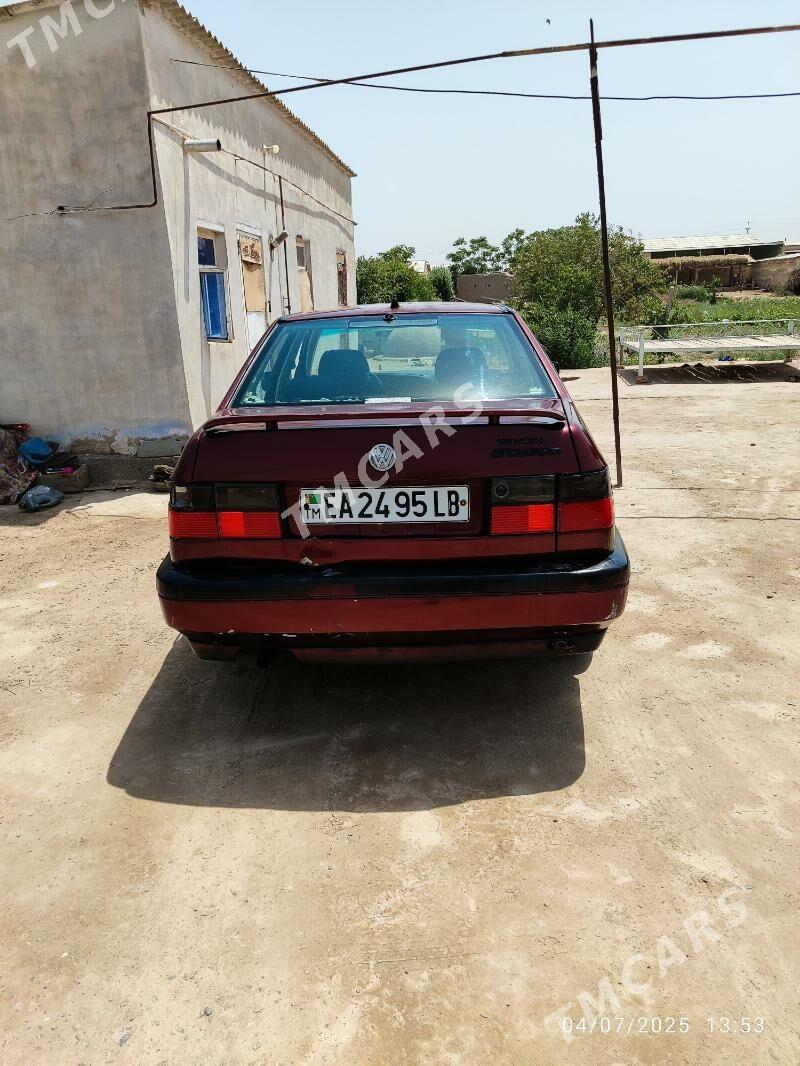 Volkswagen Jetta 1993 - 30 000 TMT - Саят - img 4