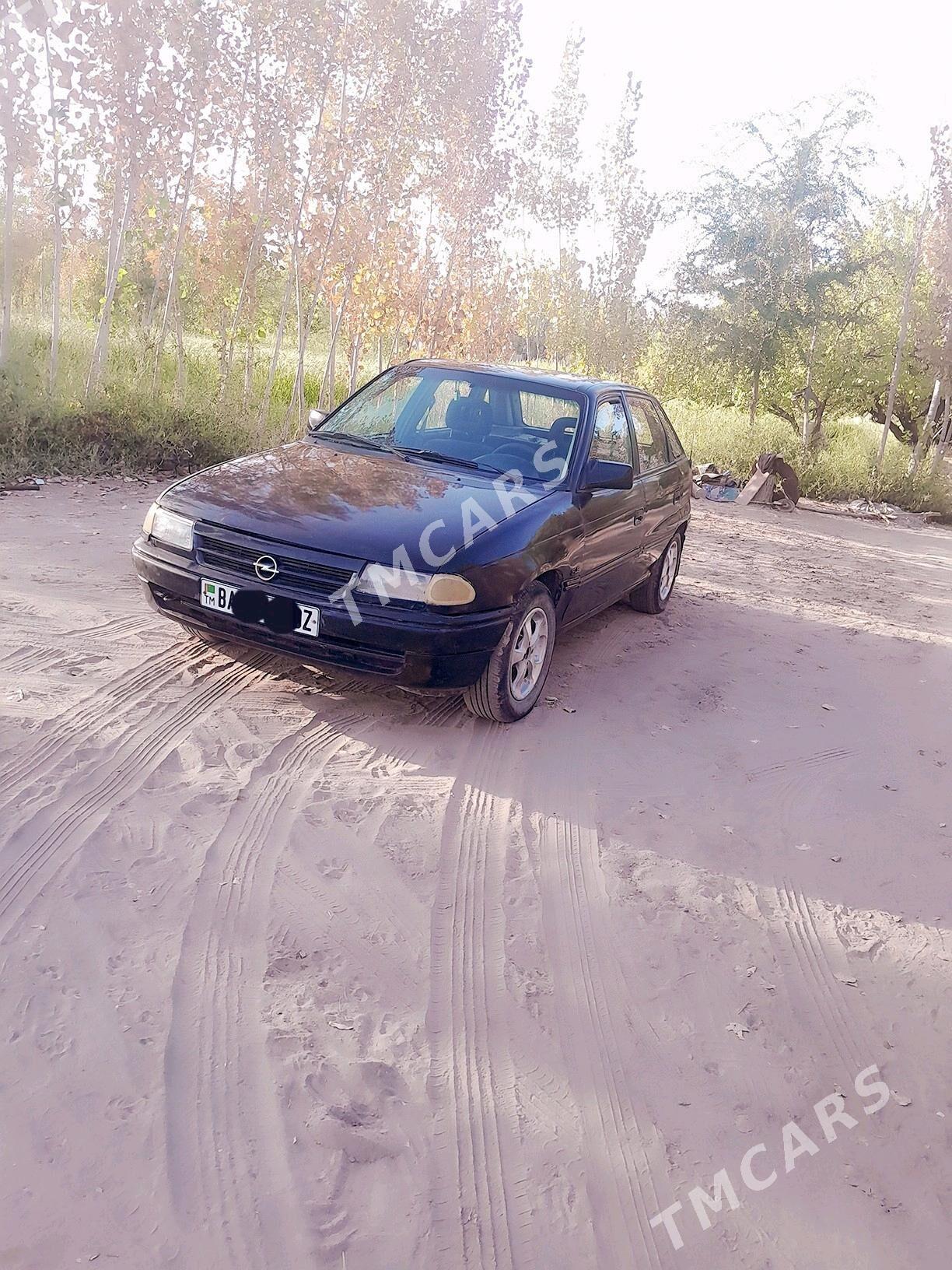 Opel Astra 1993 - 30 000 TMT - Гурбансолтан Едже - img 2