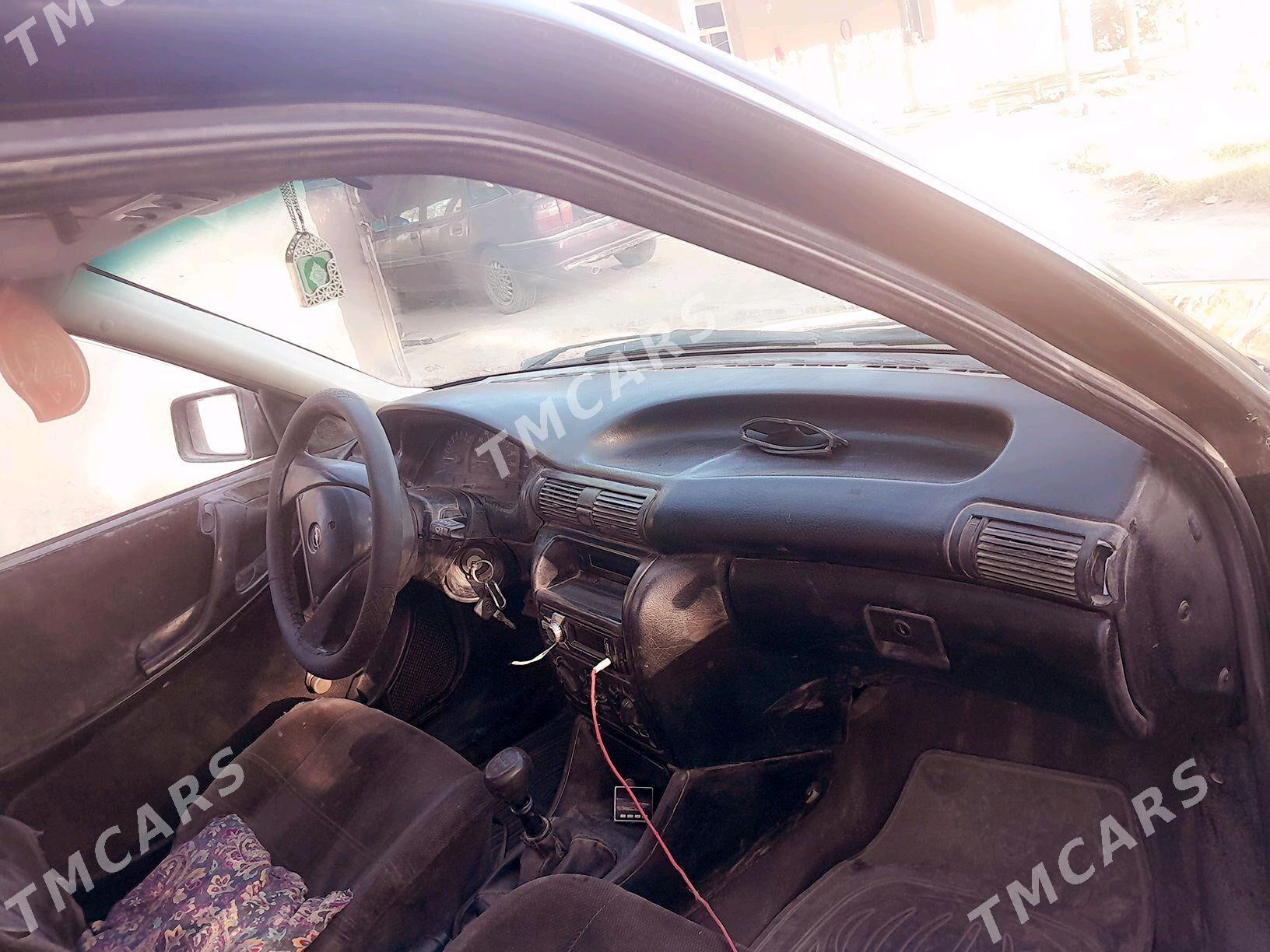 Opel Astra 1993 - 30 000 TMT - Гурбансолтан Едже - img 5