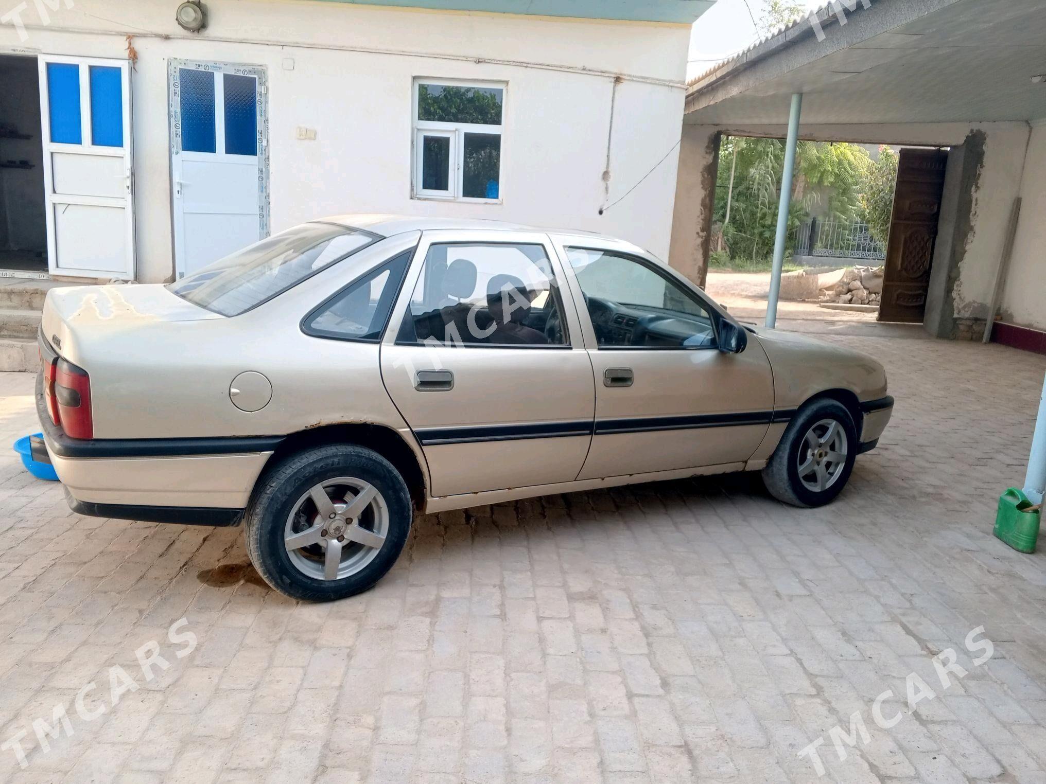Opel Vectra 1989 - 20 000 TMT - Dostluk - img 3