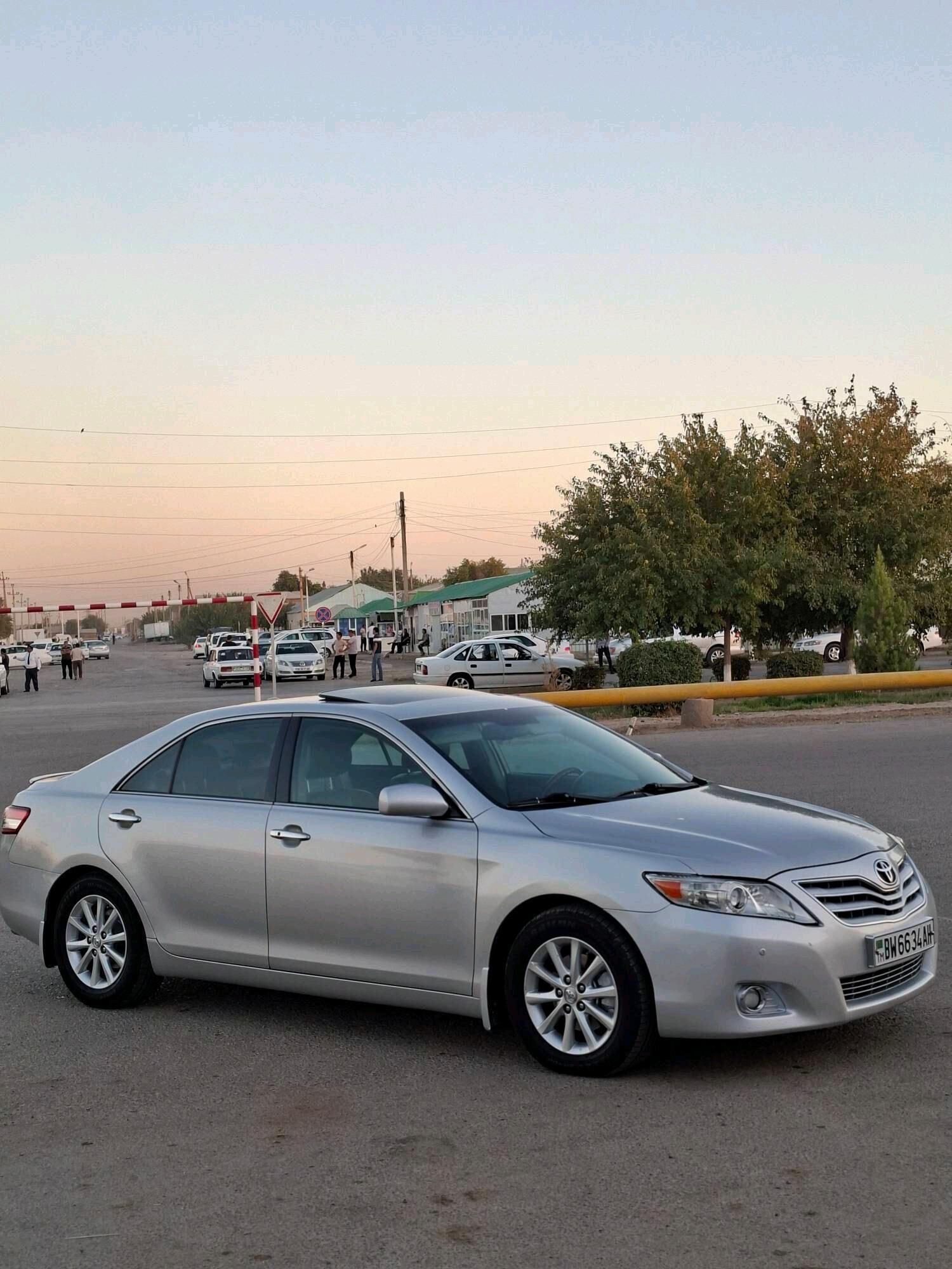 Toyota Camry 2011 - 270 000 TMT - Анев - img 3