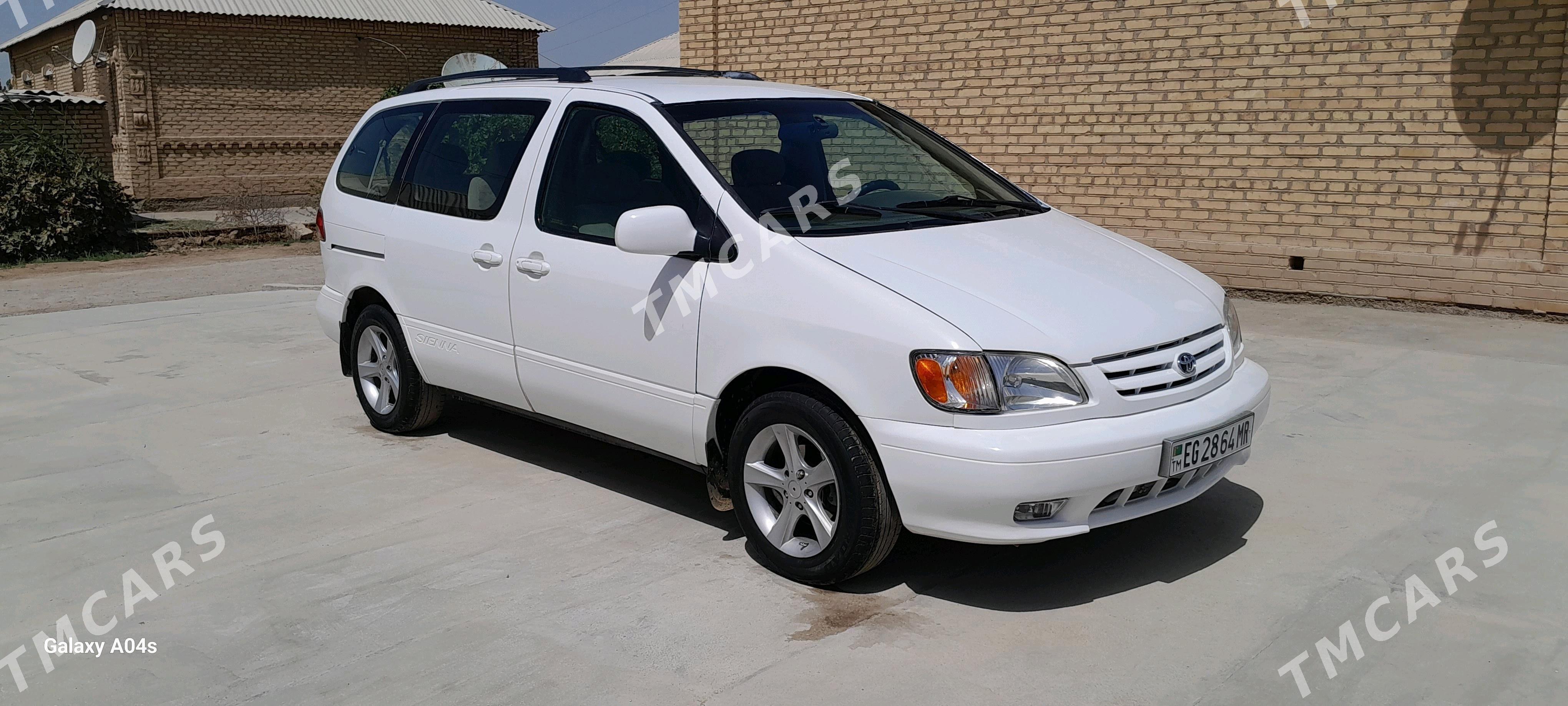 Toyota Sienna 2002 - 140 000 TMT - Мары - img 1