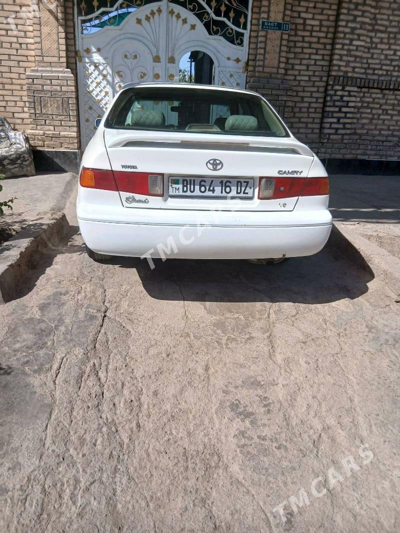 Toyota Camry 1999 - 130 000 TMT - Губадаг - img 4