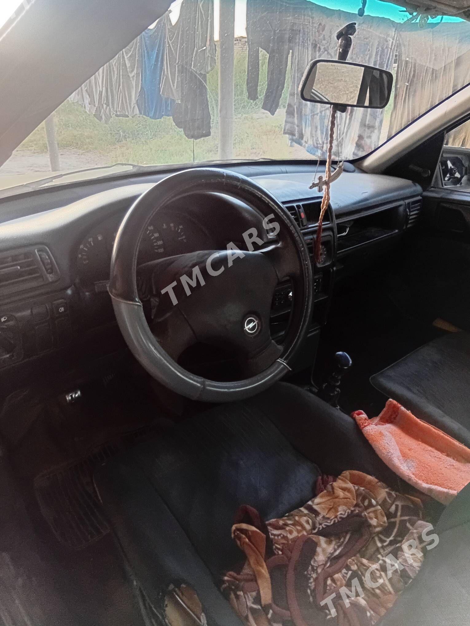 Opel Vectra 1992 - 20 000 TMT - Мары - img 2