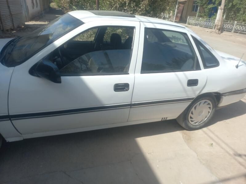 Opel Vectra 1991 - 26 000 TMT - Саят - img 2