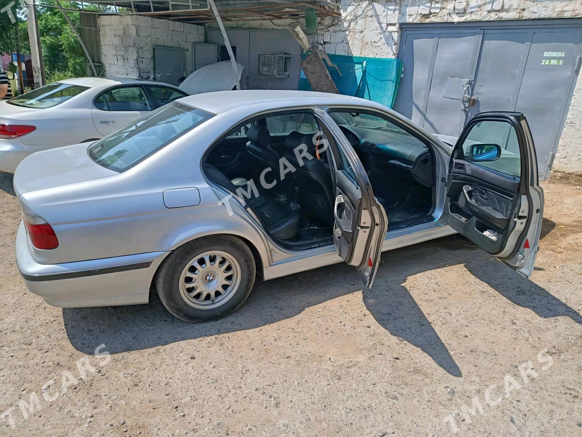 BMW E39 1998 - 95 000 TMT - Türkmenbaşy - img 4