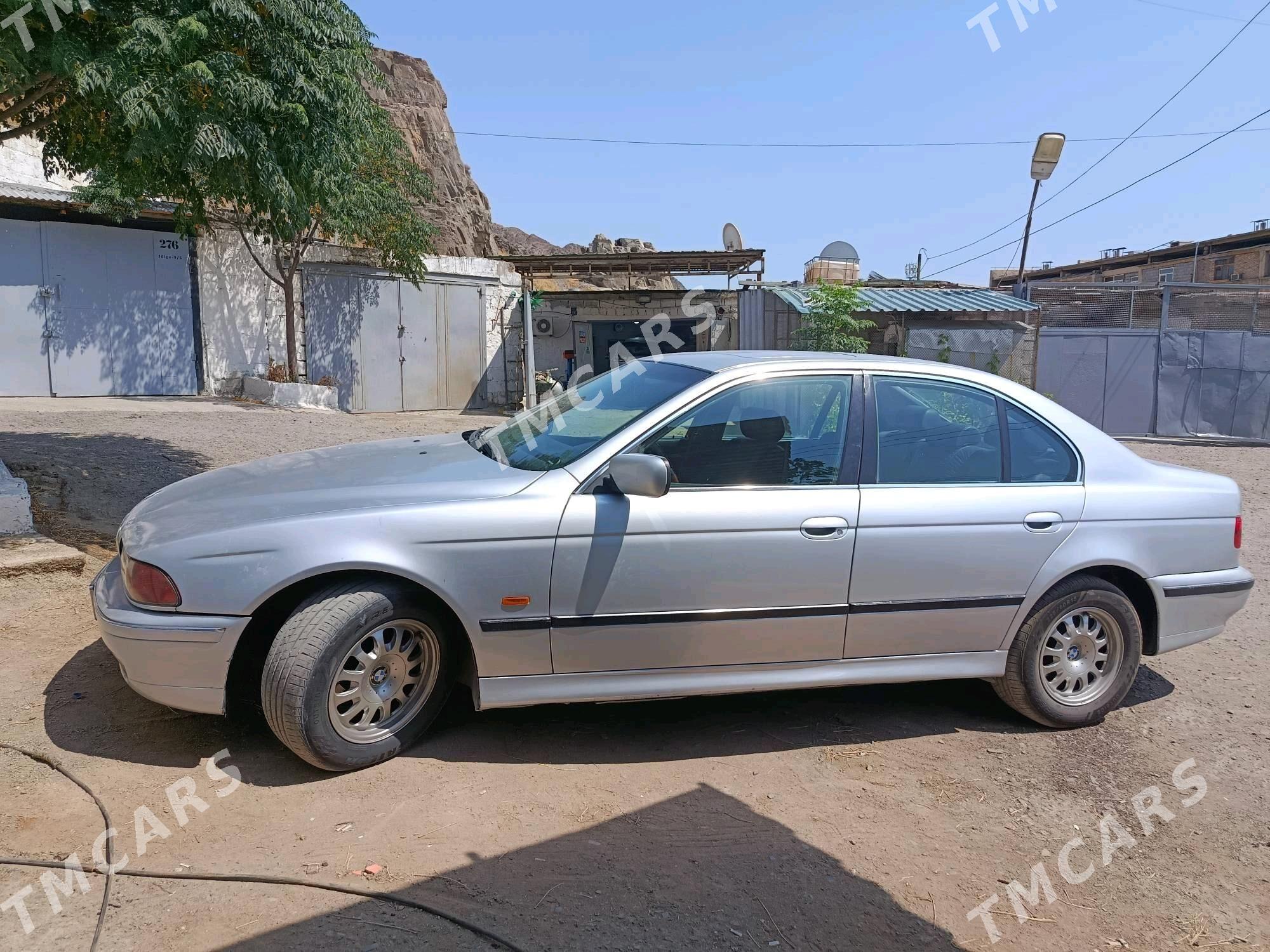 BMW E39 1998 - 95 000 TMT - Türkmenbaşy - img 5
