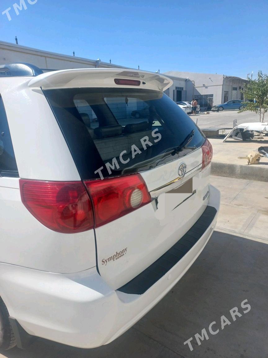Toyota Sienna 2007 - 245 000 TMT - Darganata - img 2