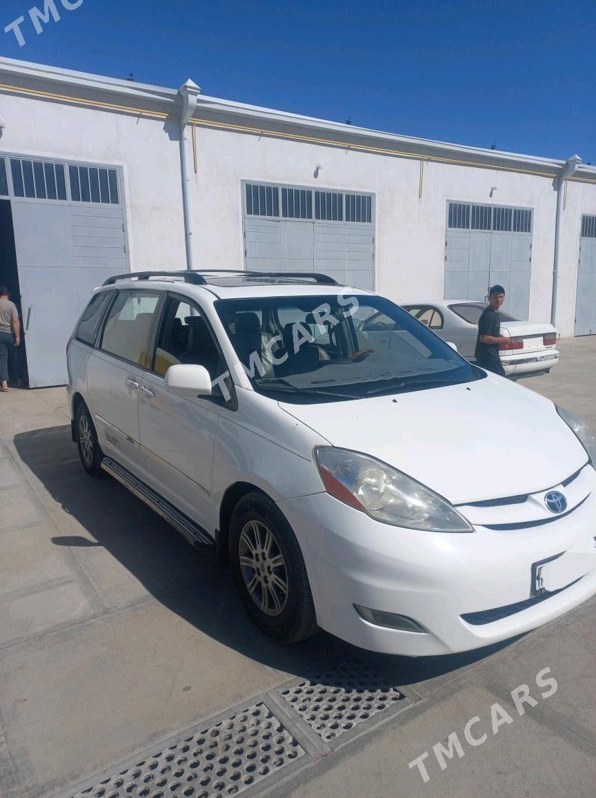 Toyota Sienna 2007 - 245 000 TMT - Darganata - img 3