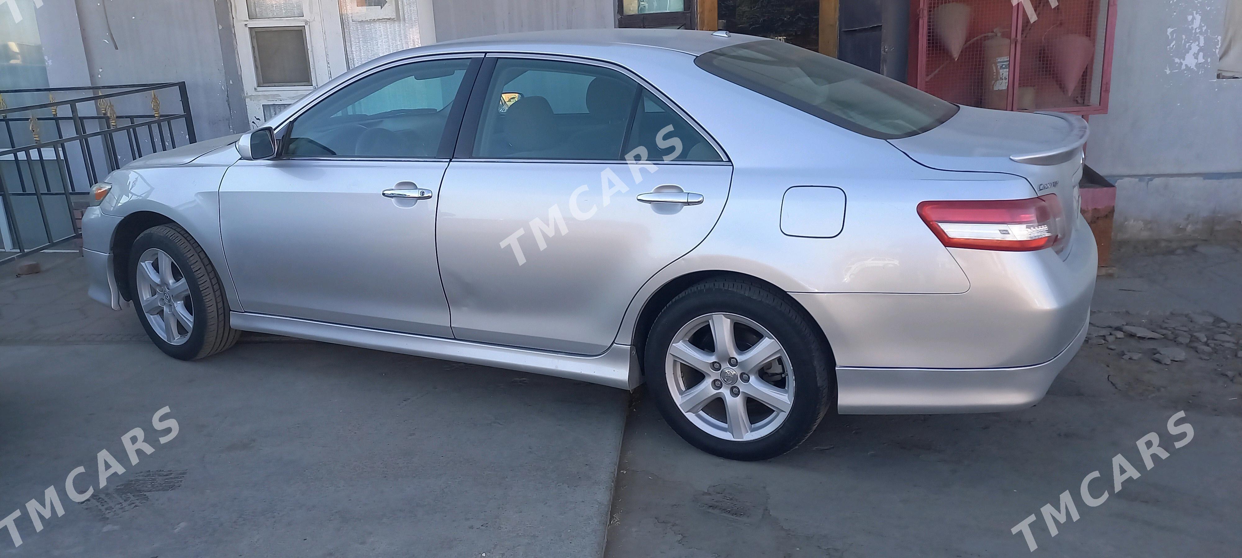 Toyota Camry 2011 - 195 000 TMT - Дашогуз - img 3