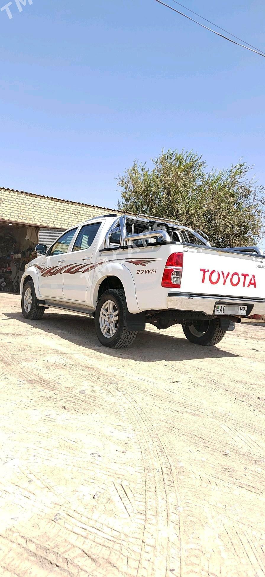 Toyota Hilux 2014 - 380 000 TMT - Ёлётен - img 9