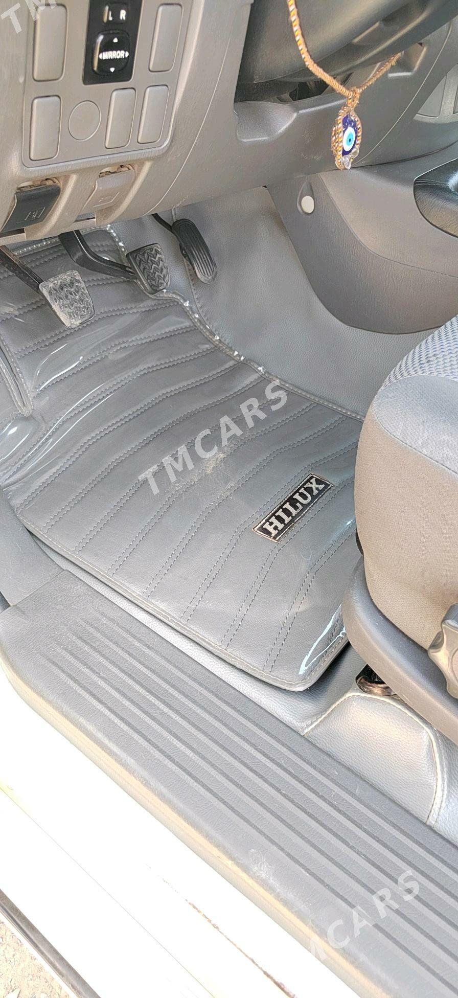 Toyota Hilux 2014 - 380 000 TMT - Ёлётен - img 4