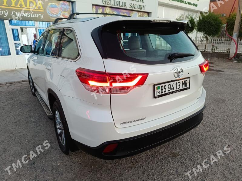 Toyota Highlander 2018 - 420 000 TMT - Байрамали - img 2