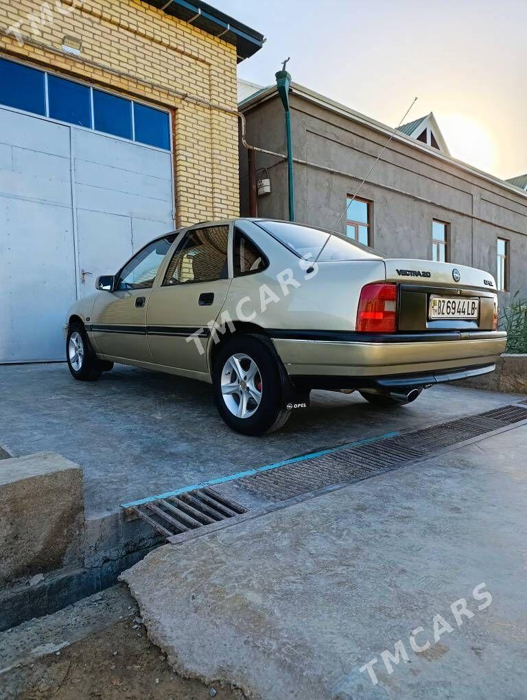 Opel Vectra 1989 - 45 000 TMT - Darganata - img 4