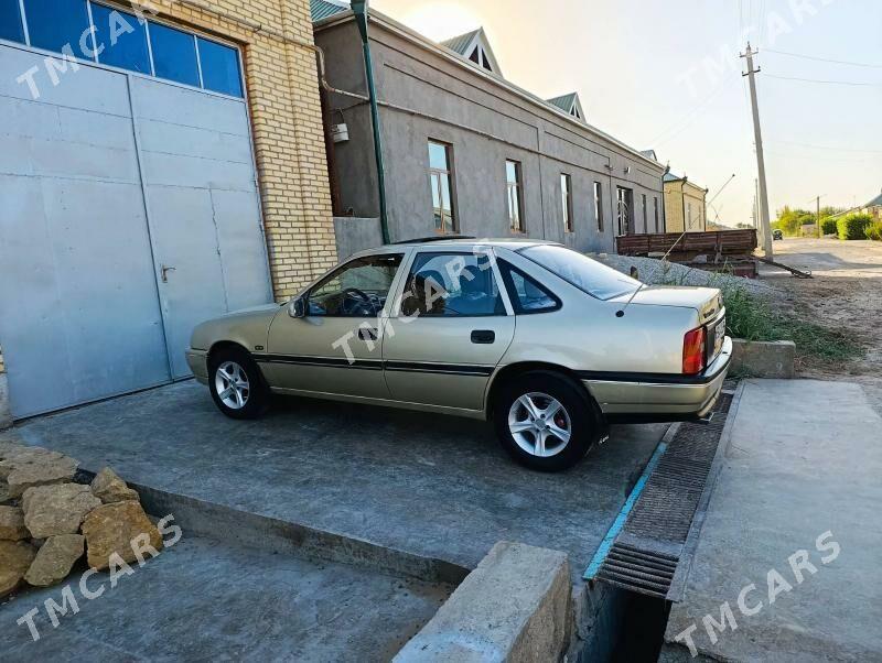 Opel Vectra 1989 - 45 000 TMT - Darganata - img 5