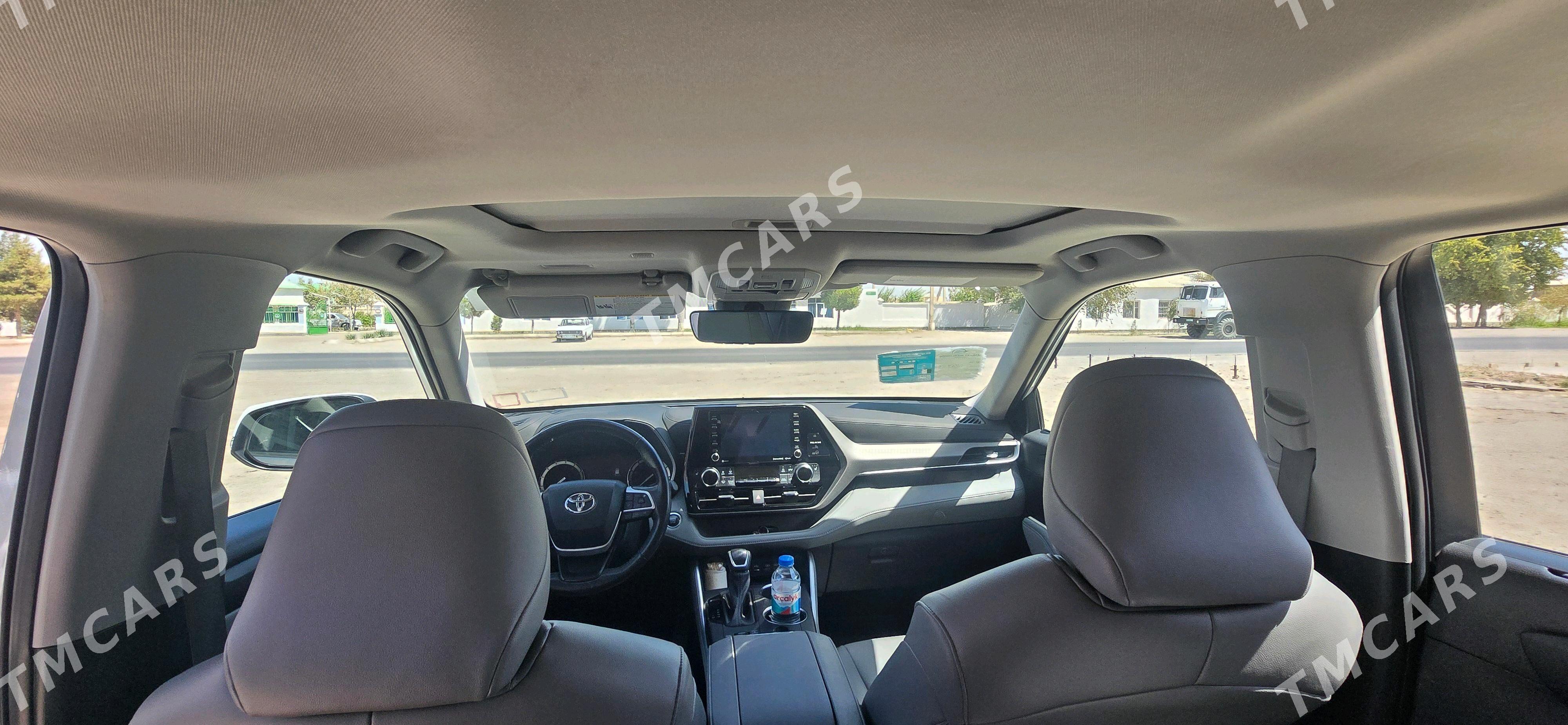 Toyota Highlander 2022 - 560 000 TMT - Байрамали - img 2