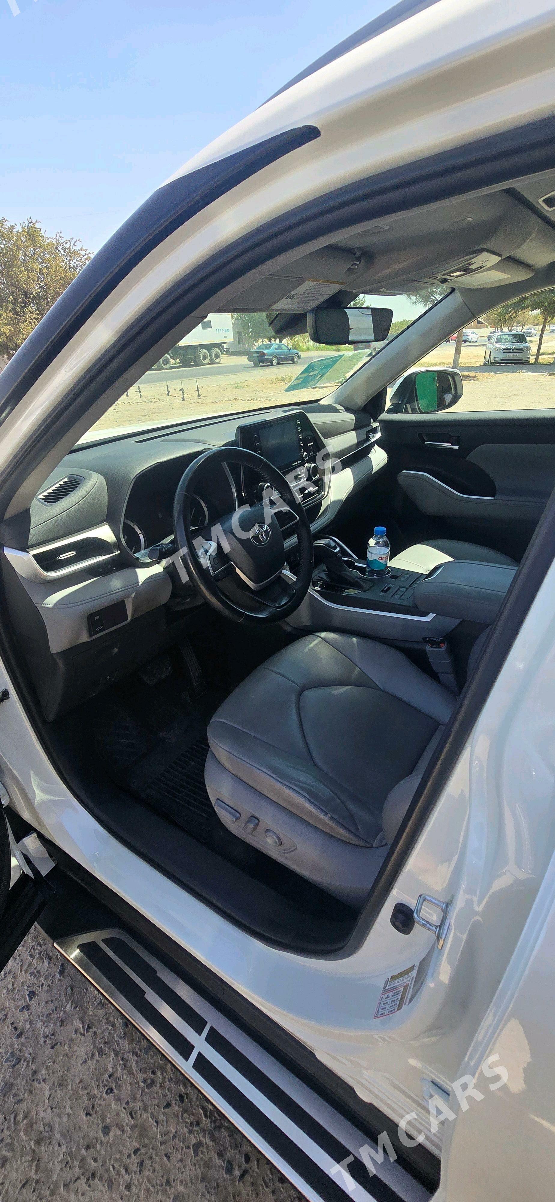 Toyota Highlander 2022 - 560 000 TMT - Байрамали - img 9