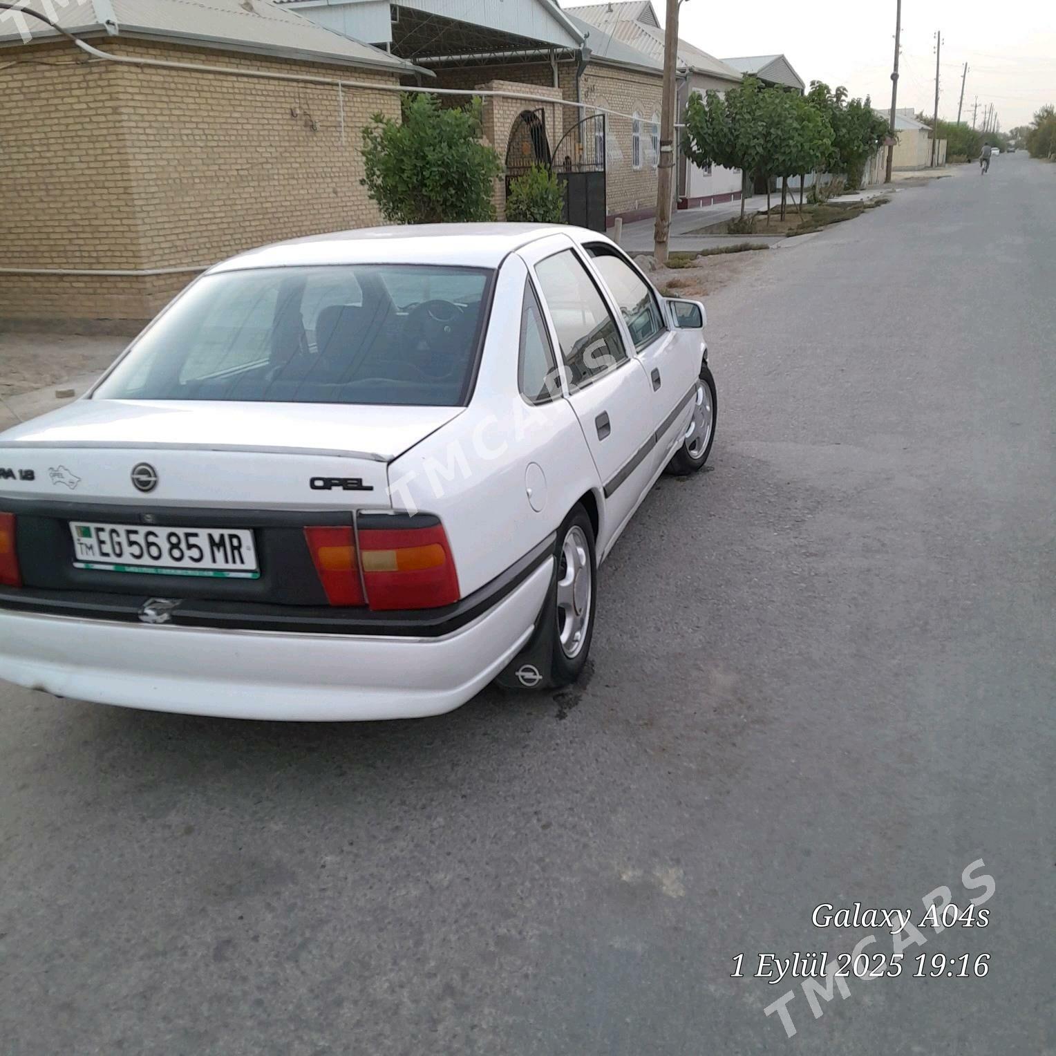 Opel Vectra 1990 - 27 000 TMT - Мары - img 4