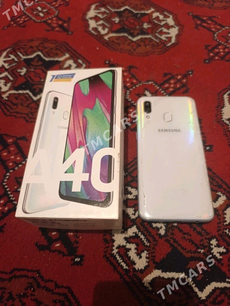 Samsung A40 - Балканабат - img 2