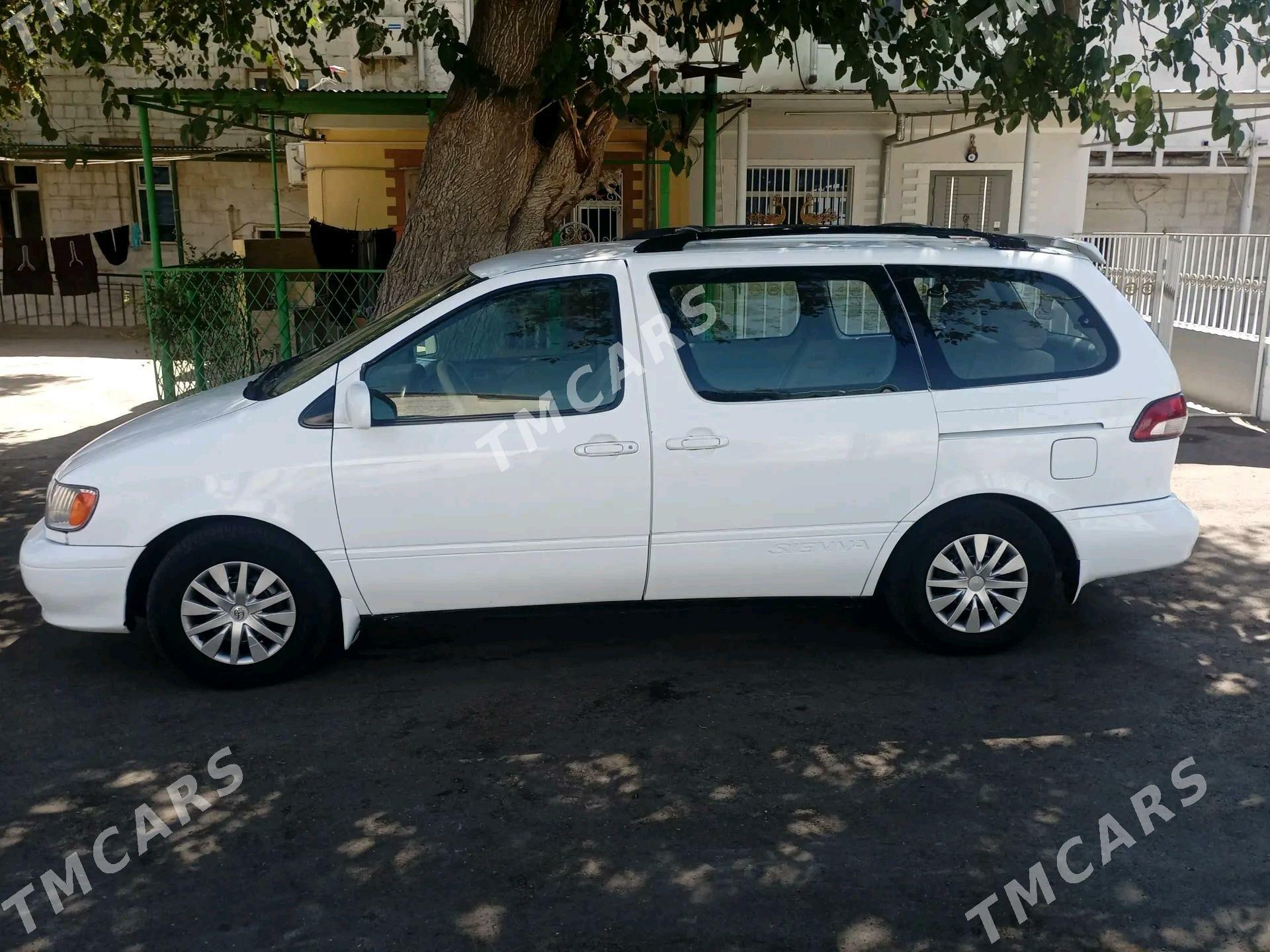 Toyota Sienna 2002 - 140 000 TMT - Gyzylarbat - img 3