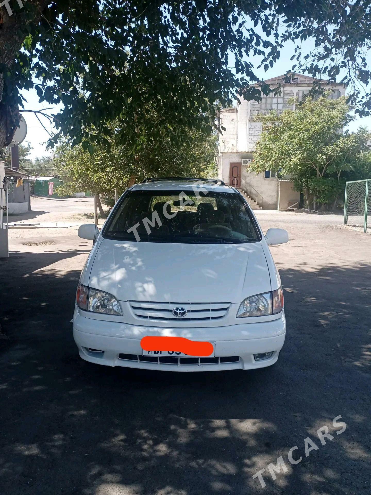 Toyota Sienna 2002 - 140 000 TMT - Gyzylarbat - img 1