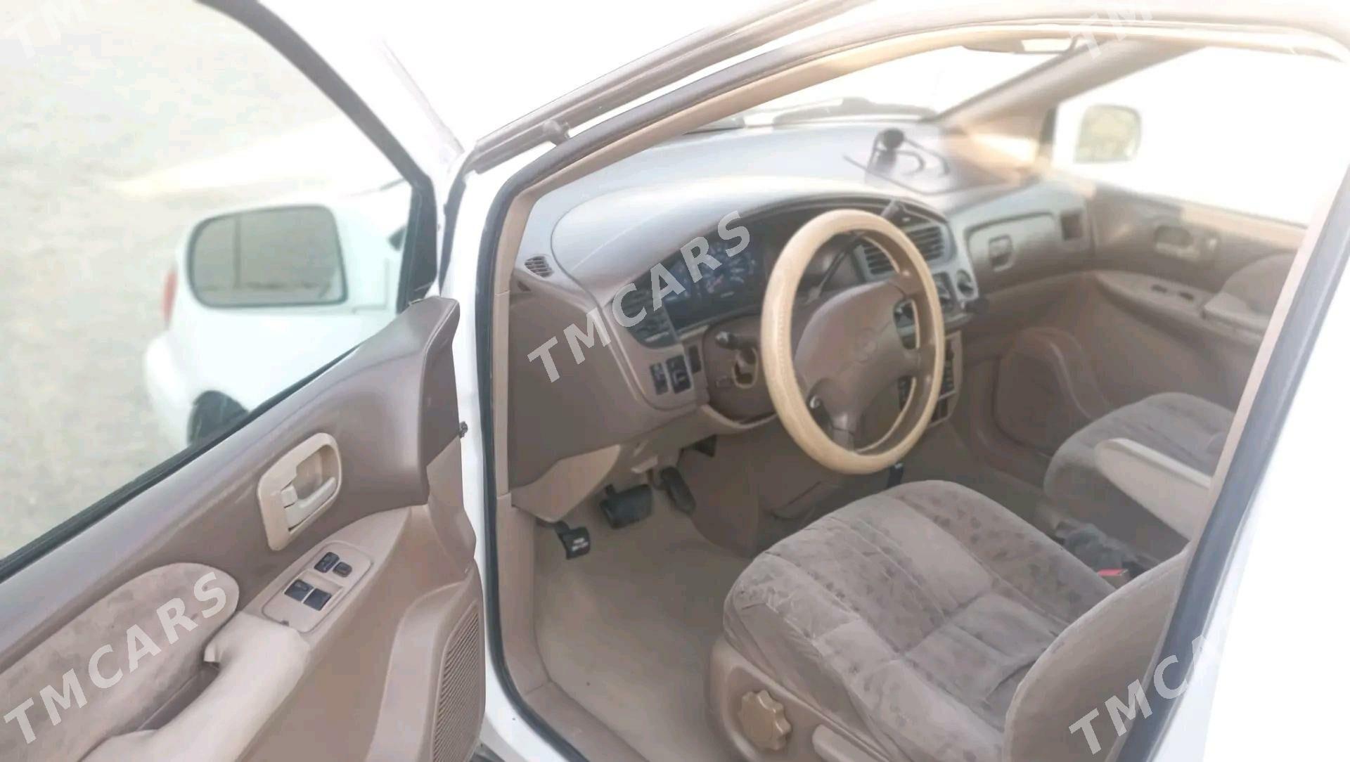 Toyota Sienna 2002 - 140 000 TMT - Gyzylarbat - img 2