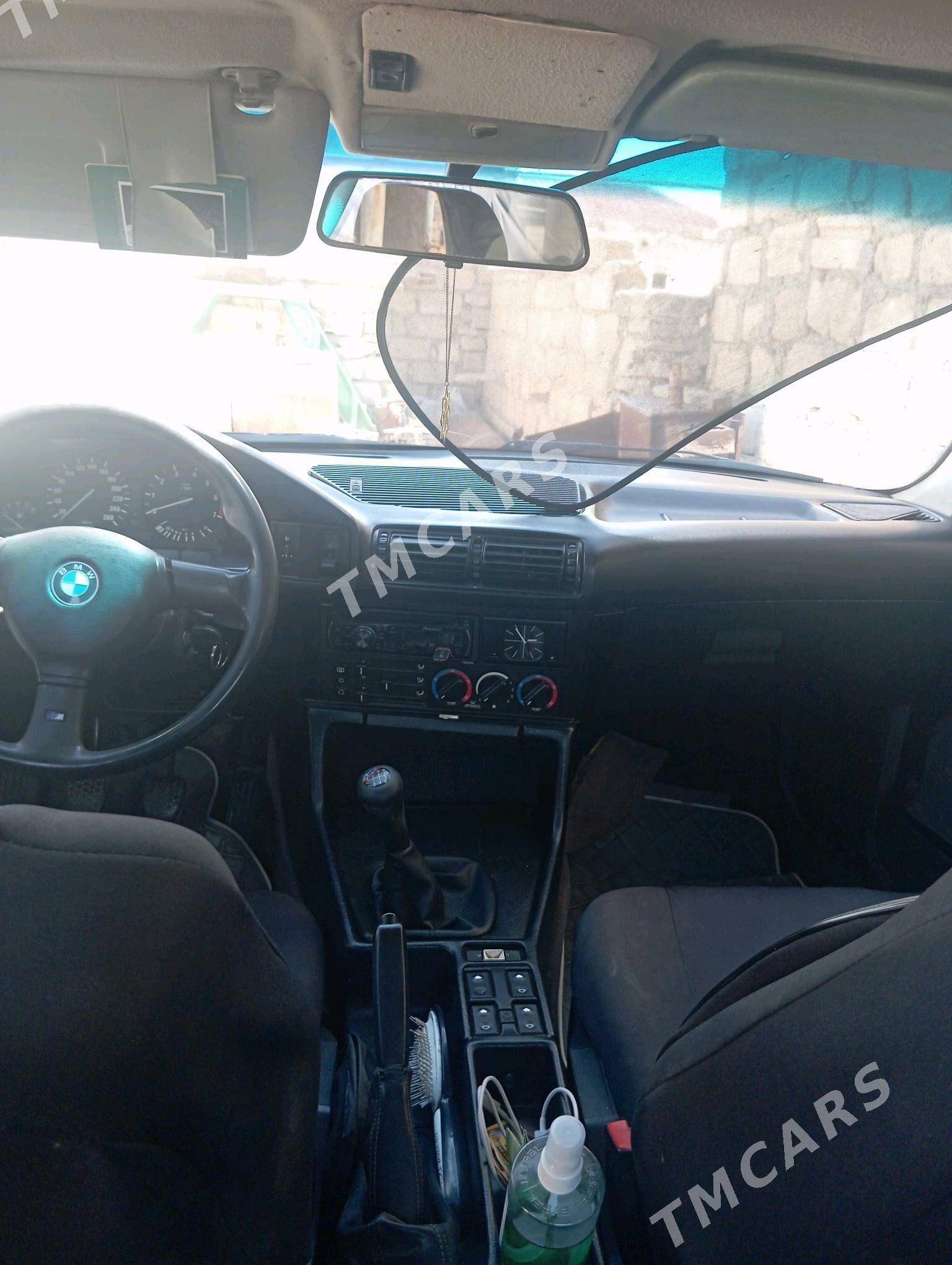 BMW 525 1993 - 60 000 TMT - Гумдаг - img 3