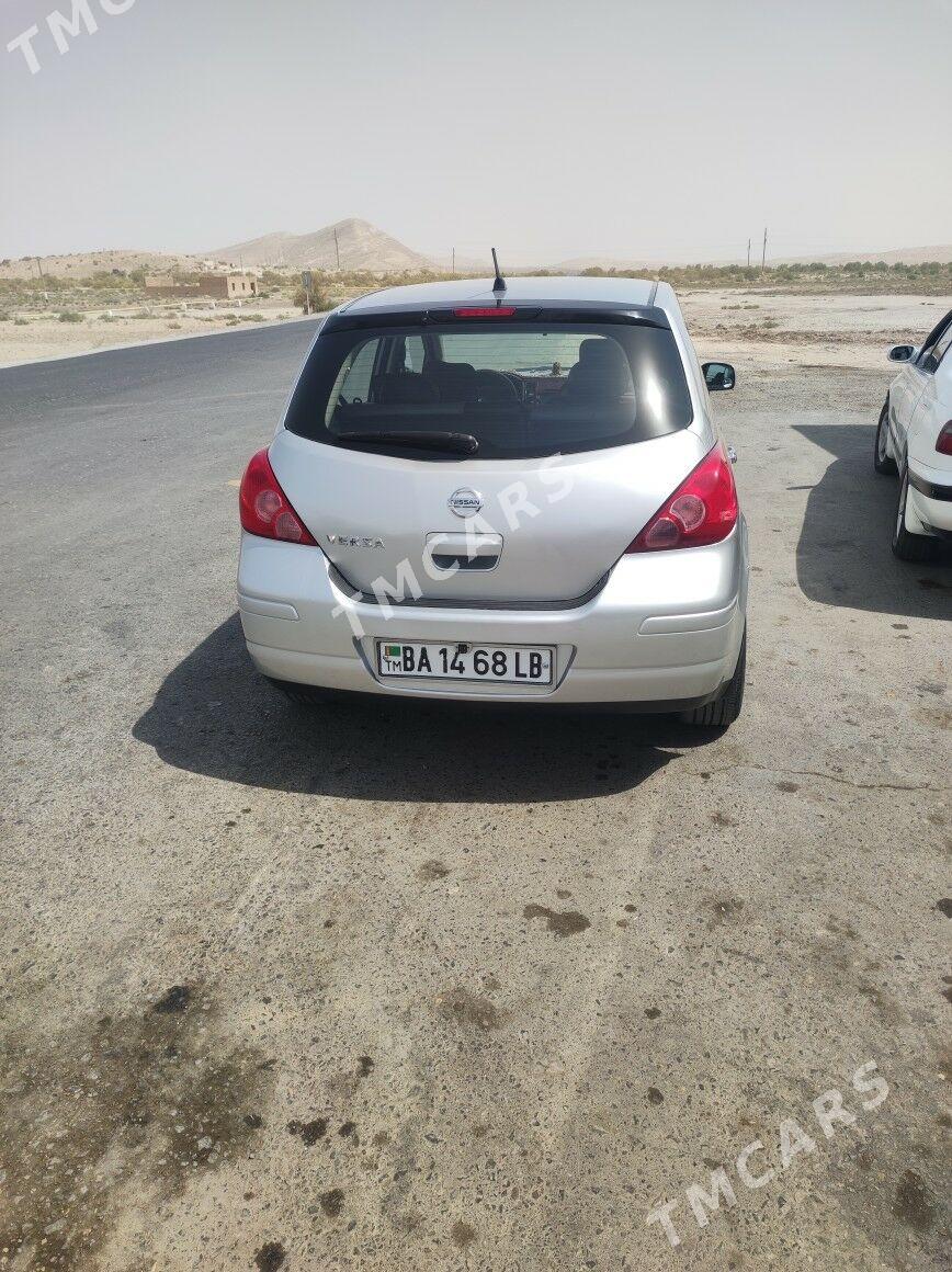 Nissan Versa 2009 - 110 000 TMT - Достлук - img 4