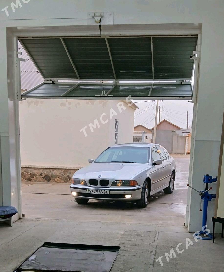 BMW E39 2000 - 107 000 TMT - Балканабат - img 4