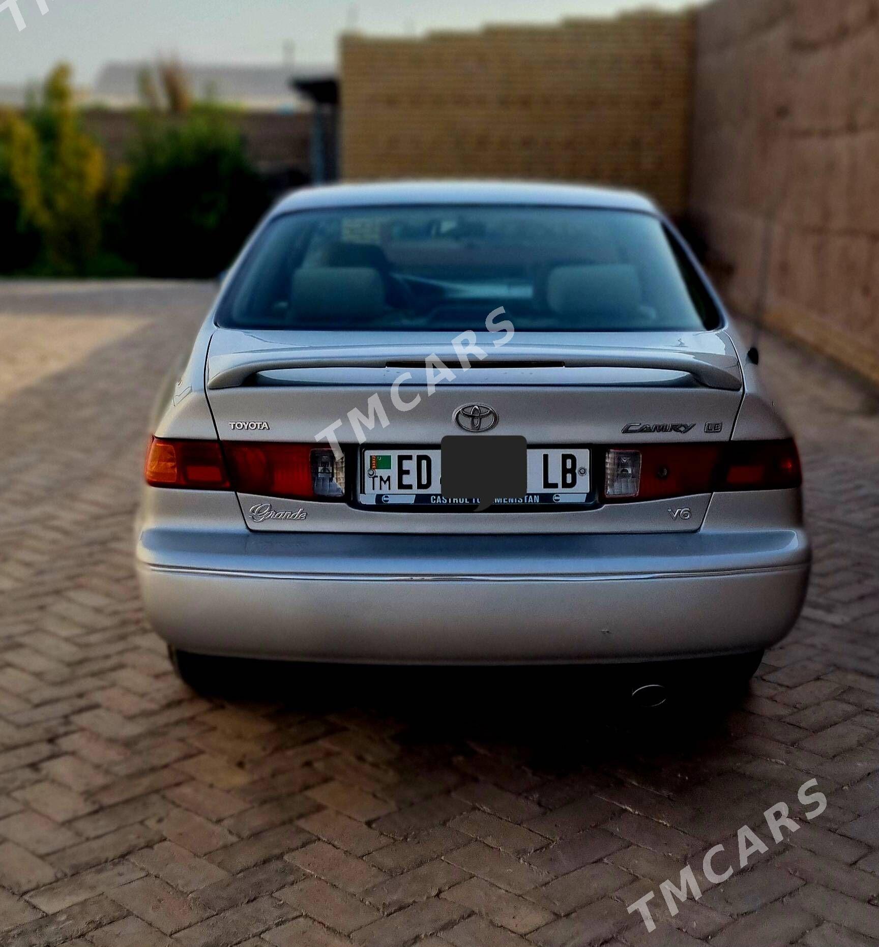 Toyota Camry 2001 - 140 000 TMT - Халач - img 3