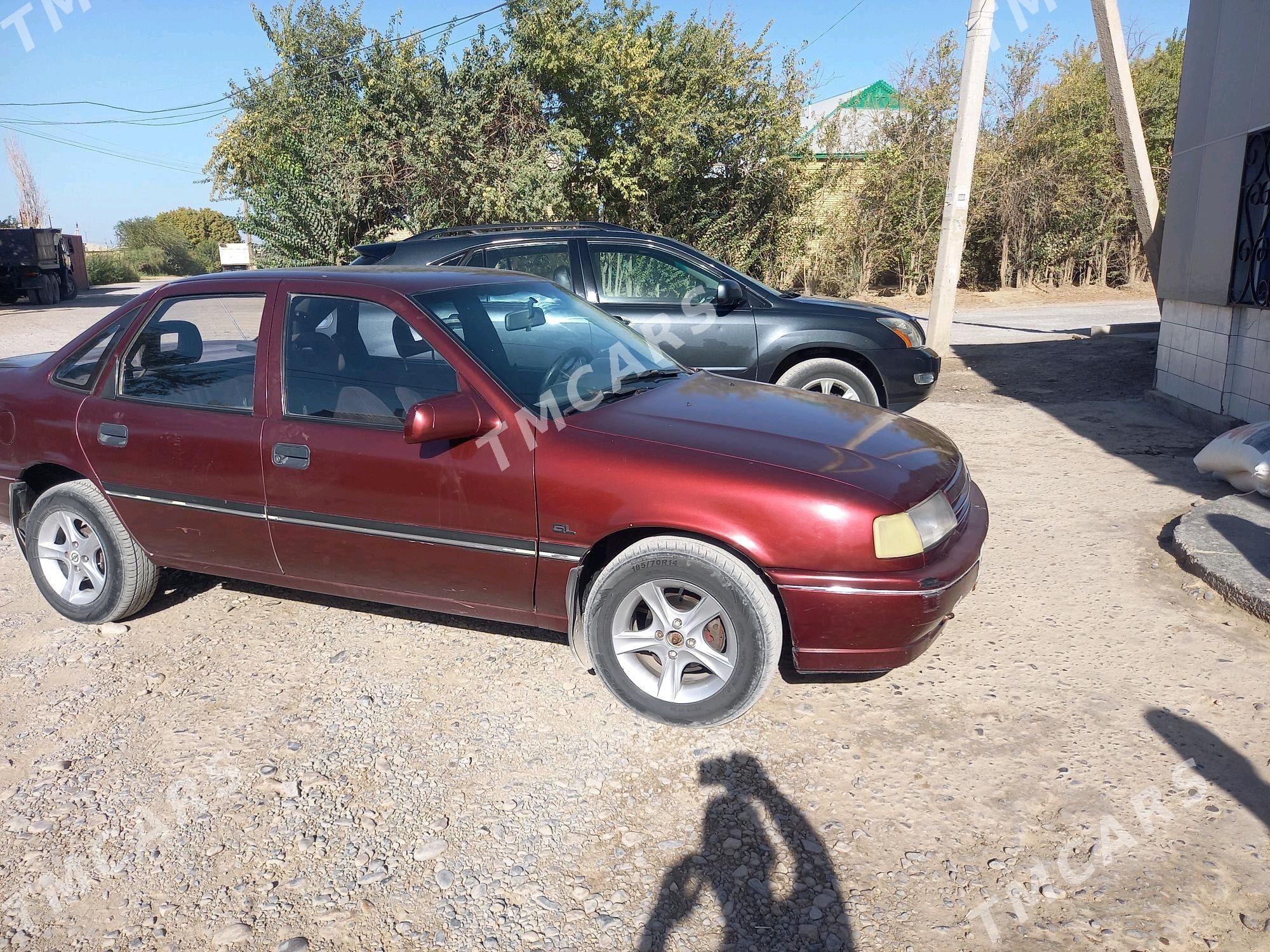 Opel Vectra 1990 - 34 000 TMT - Мары - img 3