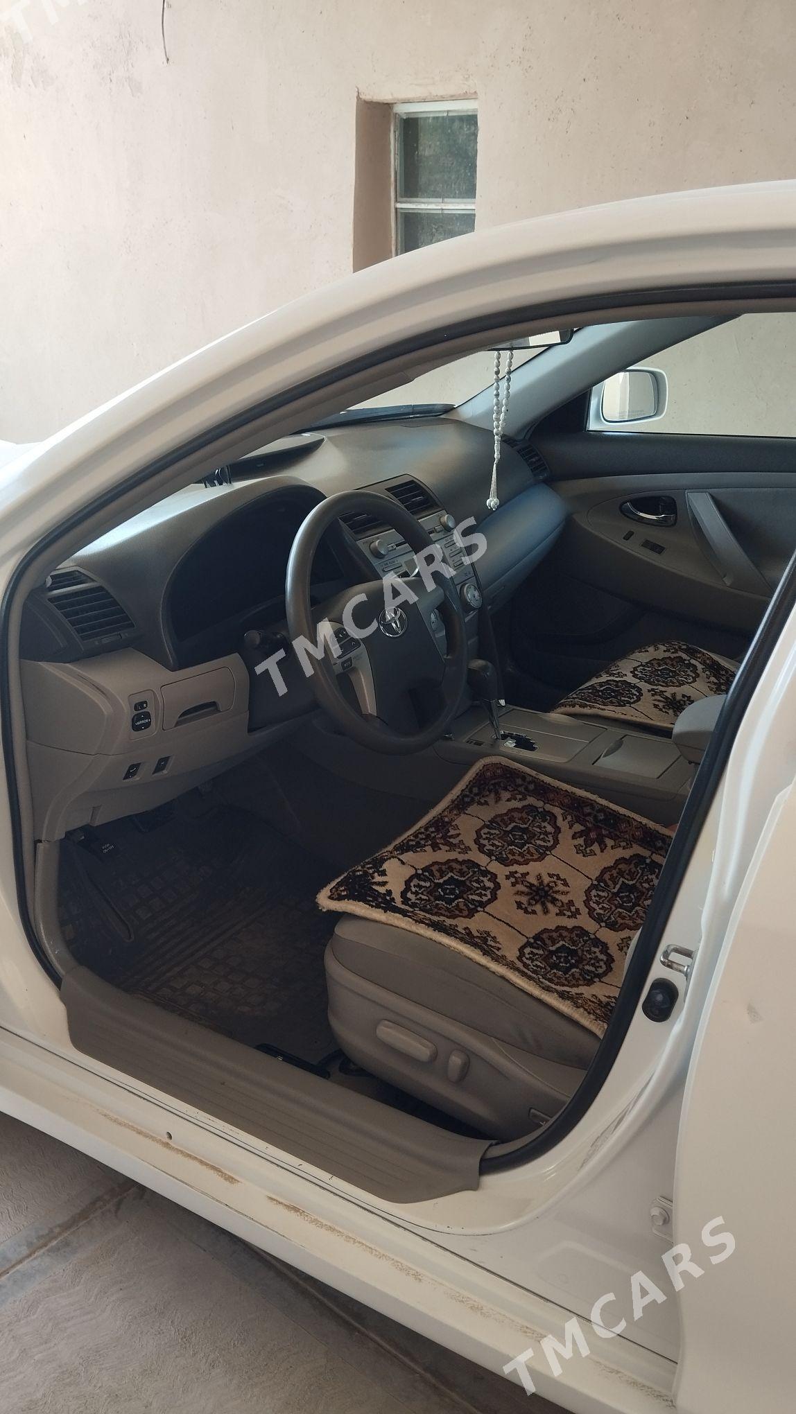 Toyota Camry 2011 - 200 000 TMT - Кёнеургенч - img 4