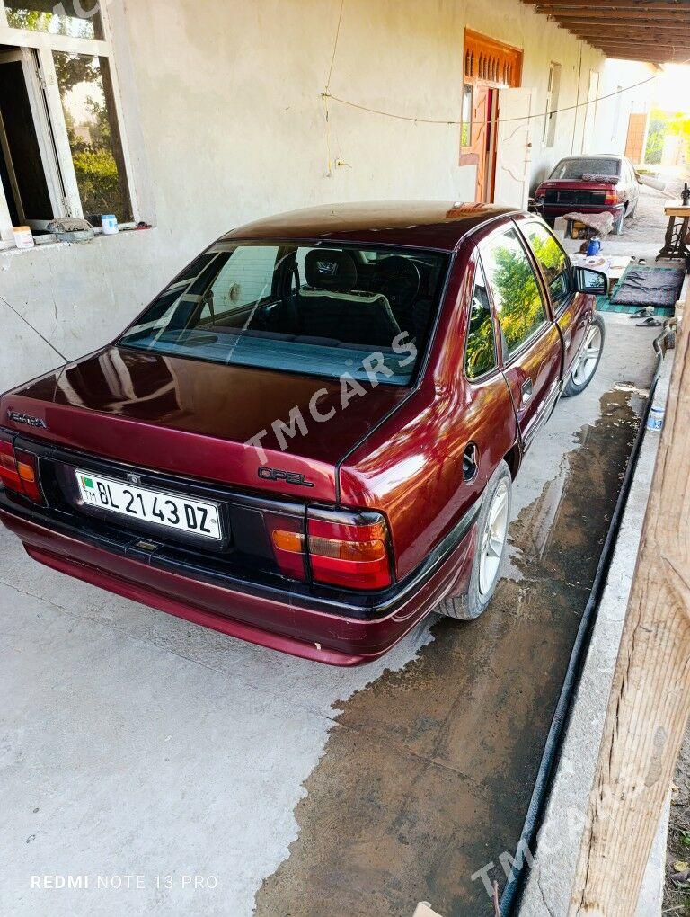 Opel Vectra 1992 - 35 000 TMT - Гурбансолтан Едже - img 3