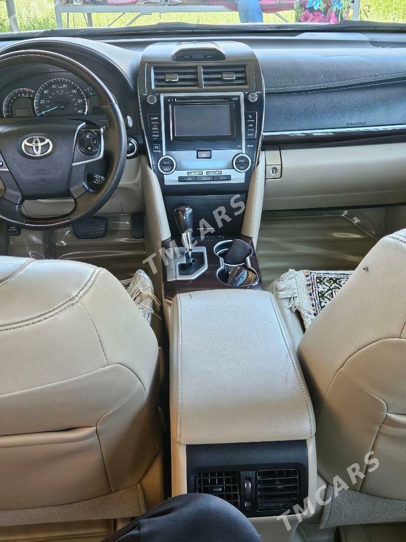 Toyota Camry 2012 - 250 000 TMT - Baýramaly - img 8