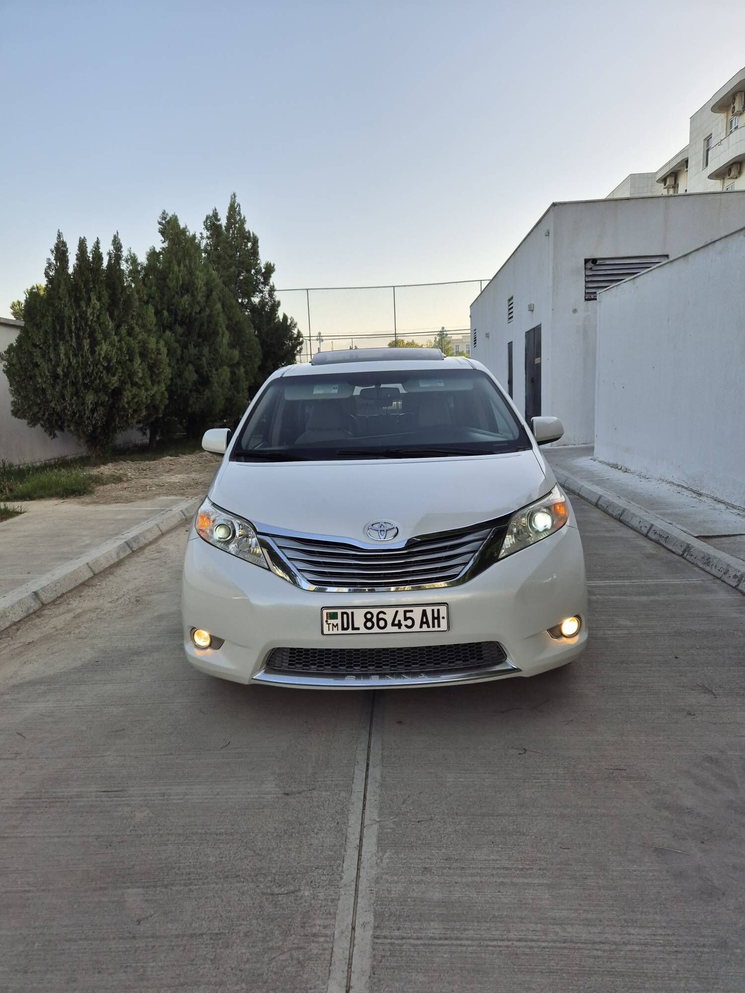 Toyota Sienna 2017 - 430 000 TMT - Ашхабад - img 2
