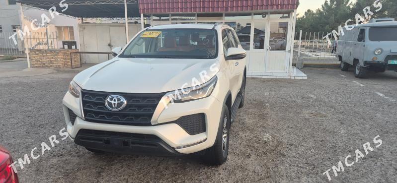 Toyota Fortuner 2021 - 600 000 TMT - Туркменабат - img 1