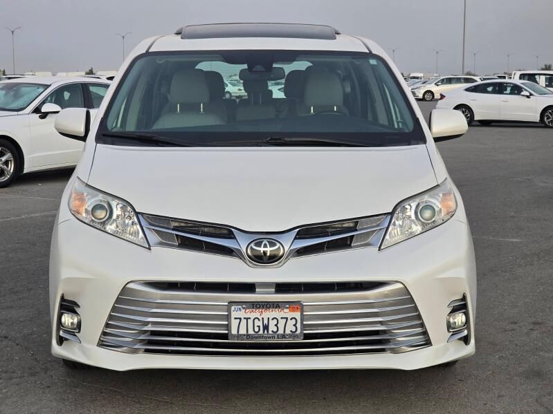 Toyota Sienna 2019 - 530 000 TMT - Aşgabat - img 7
