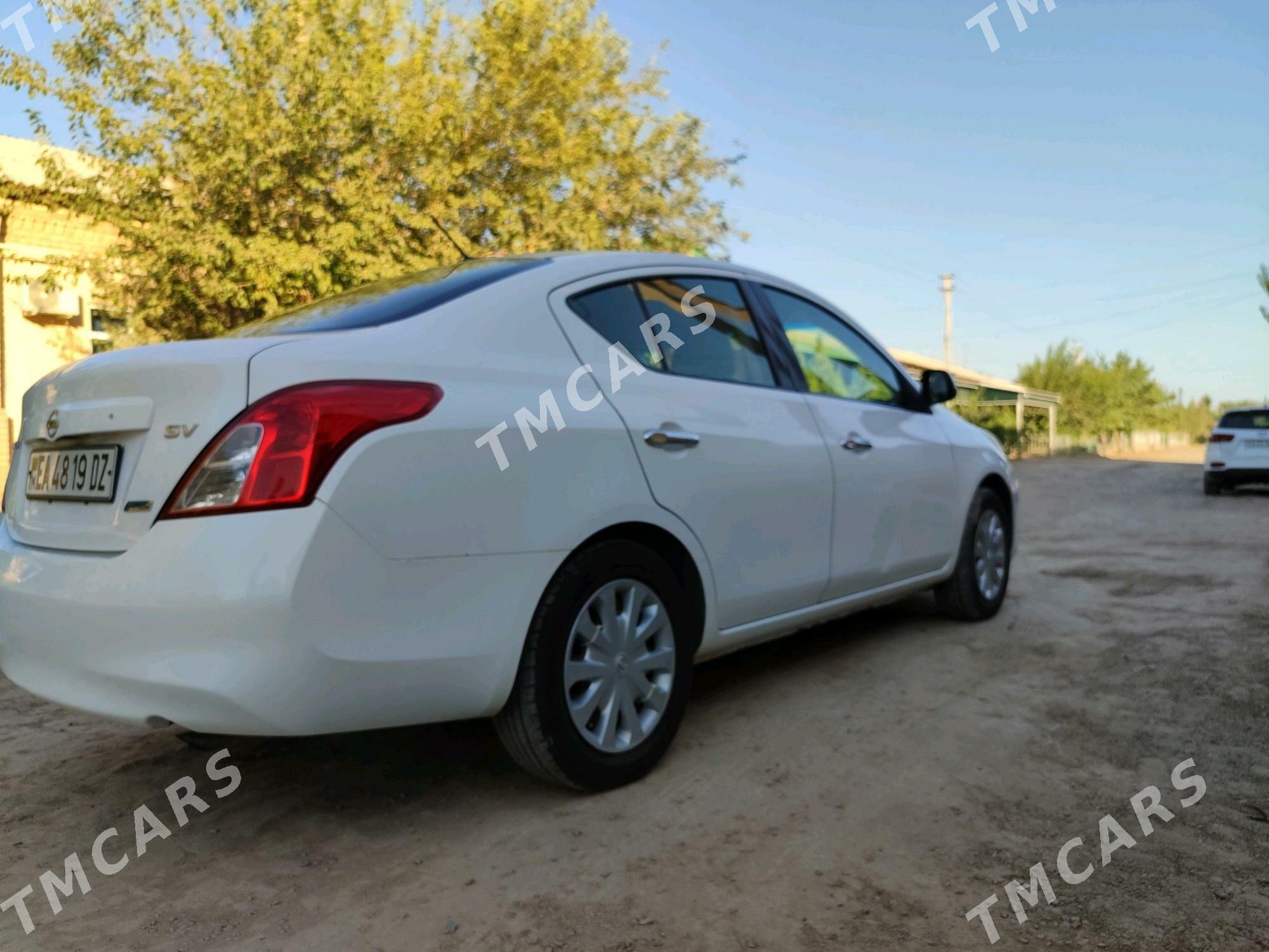 Nissan Versa 2012 - 100 000 TMT - Кёнеургенч - img 4