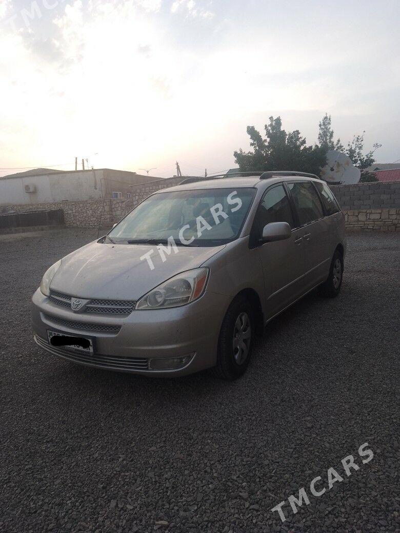 Toyota Sienna 2004 - 210 000 TMT - Туркменбаши - img 3