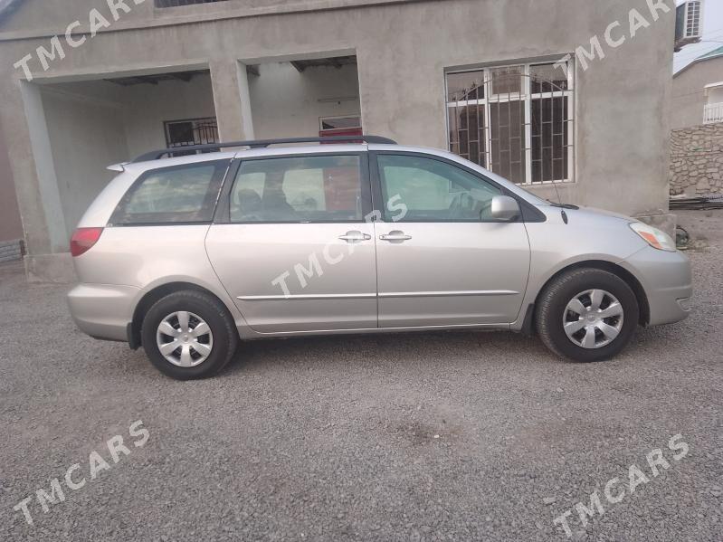 Toyota Sienna 2004 - 210 000 TMT - Туркменбаши - img 2