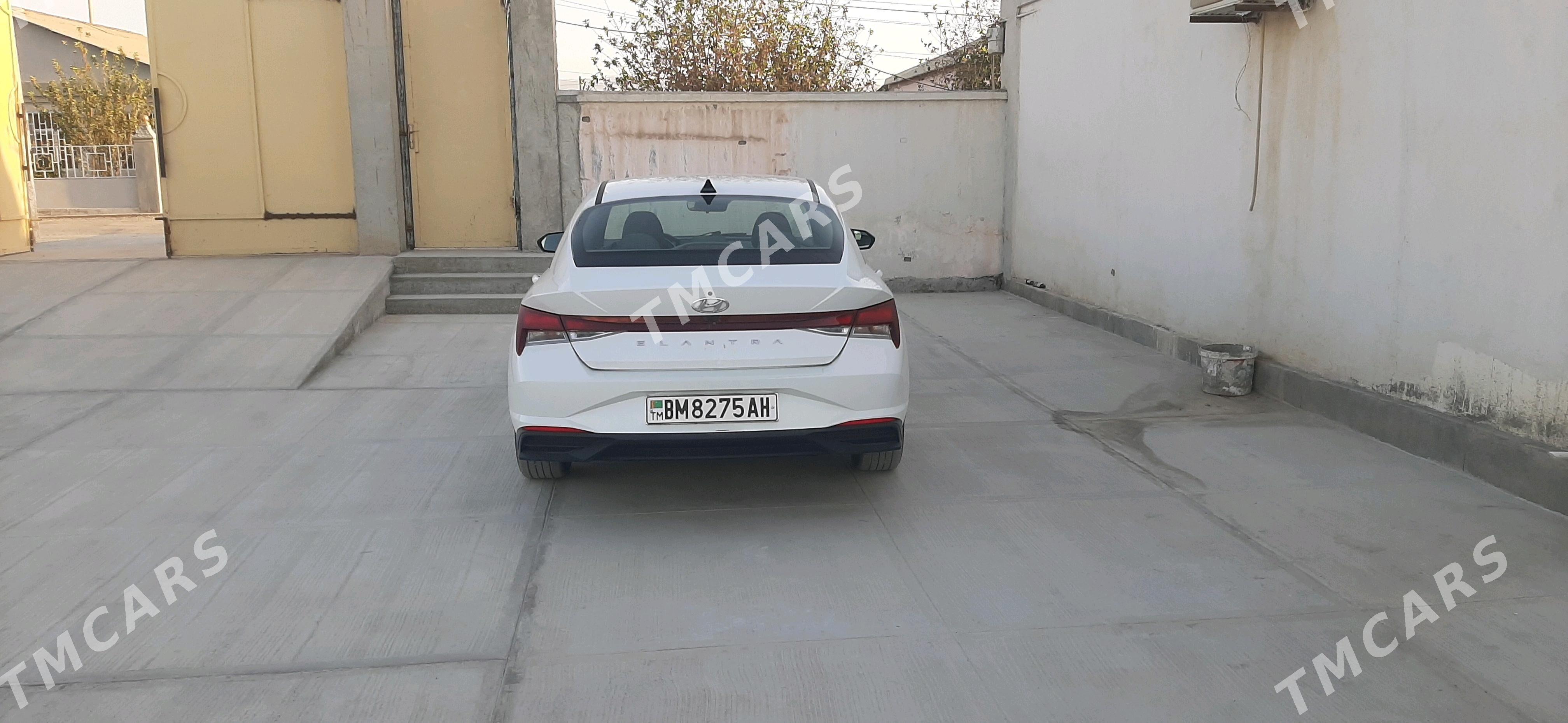 Hyundai Elantra 2022 - 250 000 TMT - Änew - img 3