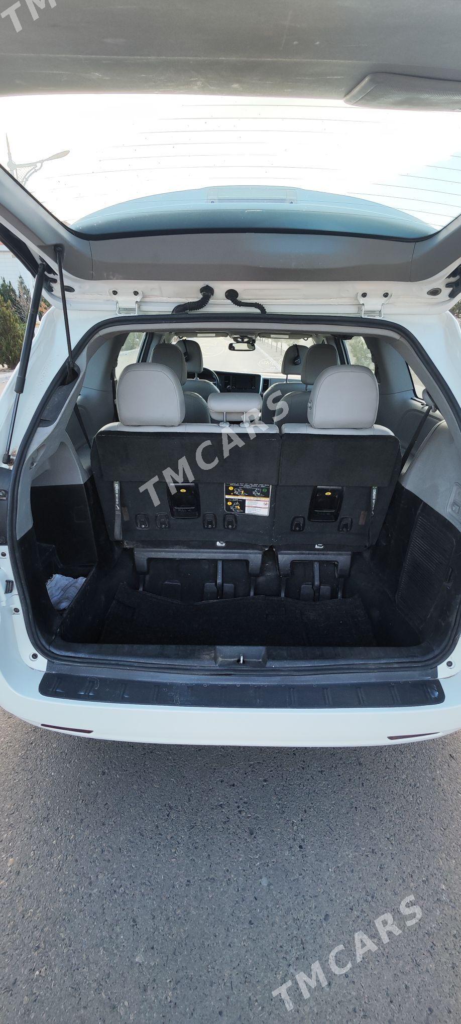 Toyota Sienna 2019 - 465 000 TMT - Aşgabat - img 5