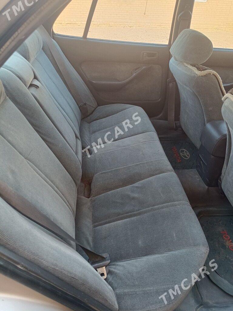 Toyota Camry 1992 - 90 000 TMT - Халач - img 3