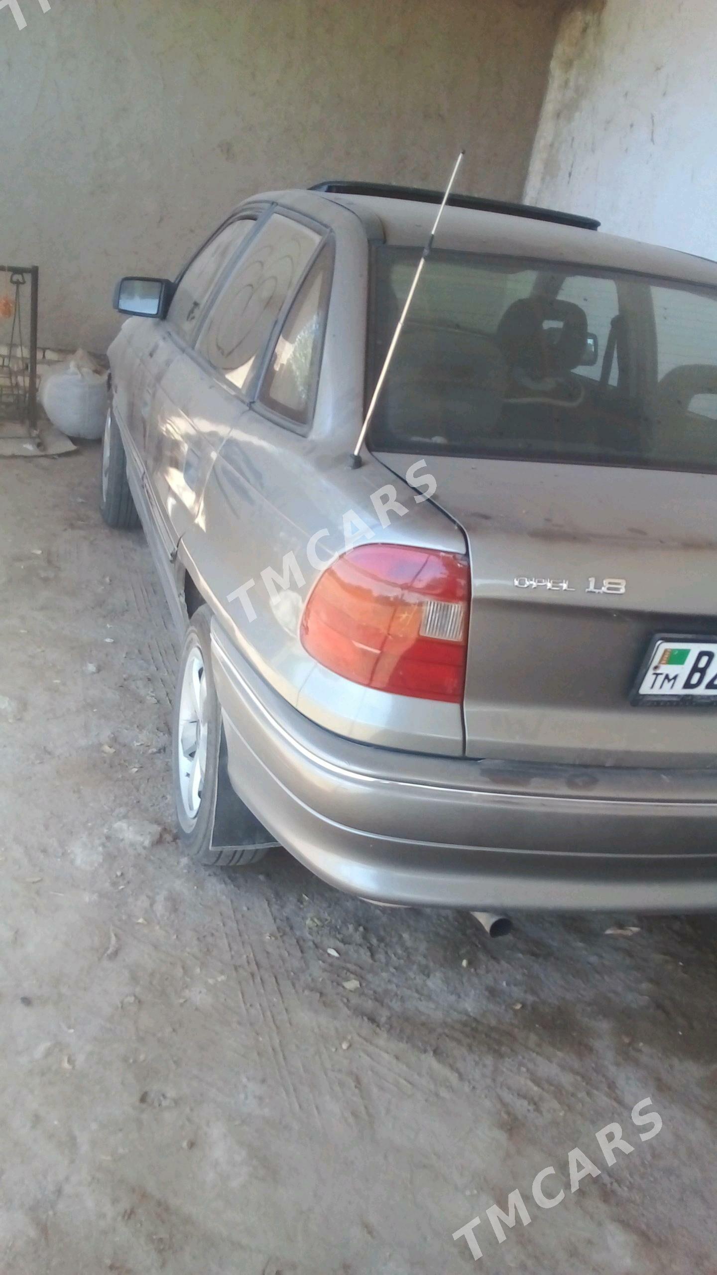 Opel Astra 1992 - 50 000 TMT - Болдумсаз - img 3