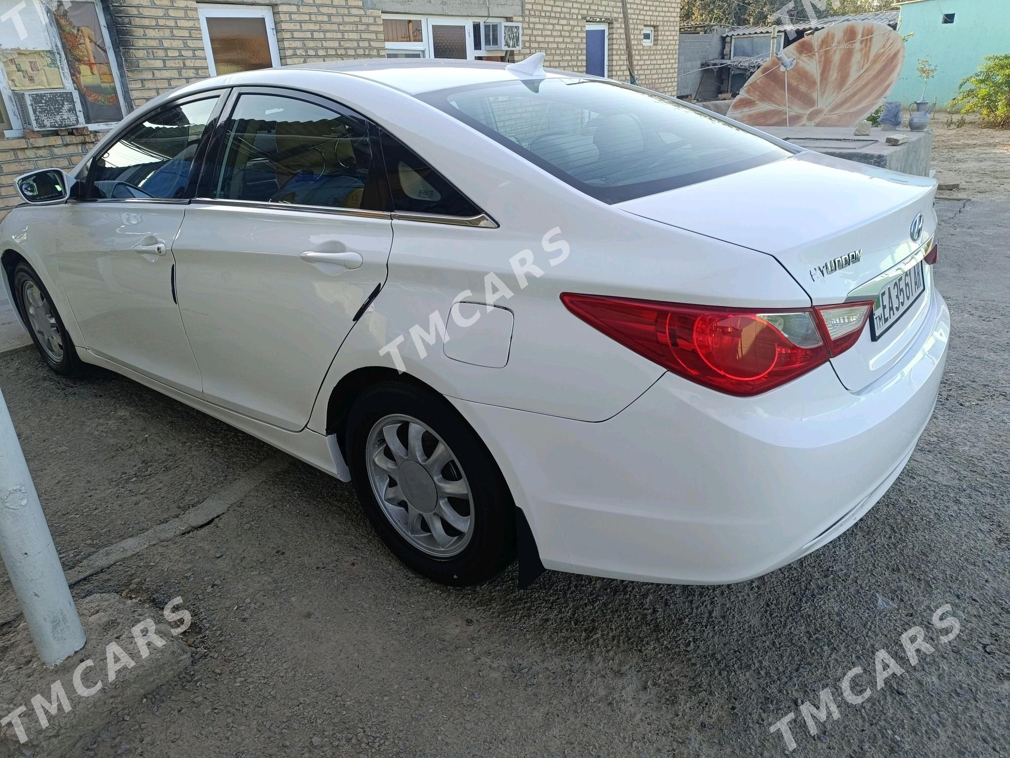 Hyundai Sonata 2010 - 150 000 TMT - Бахарден - img 7