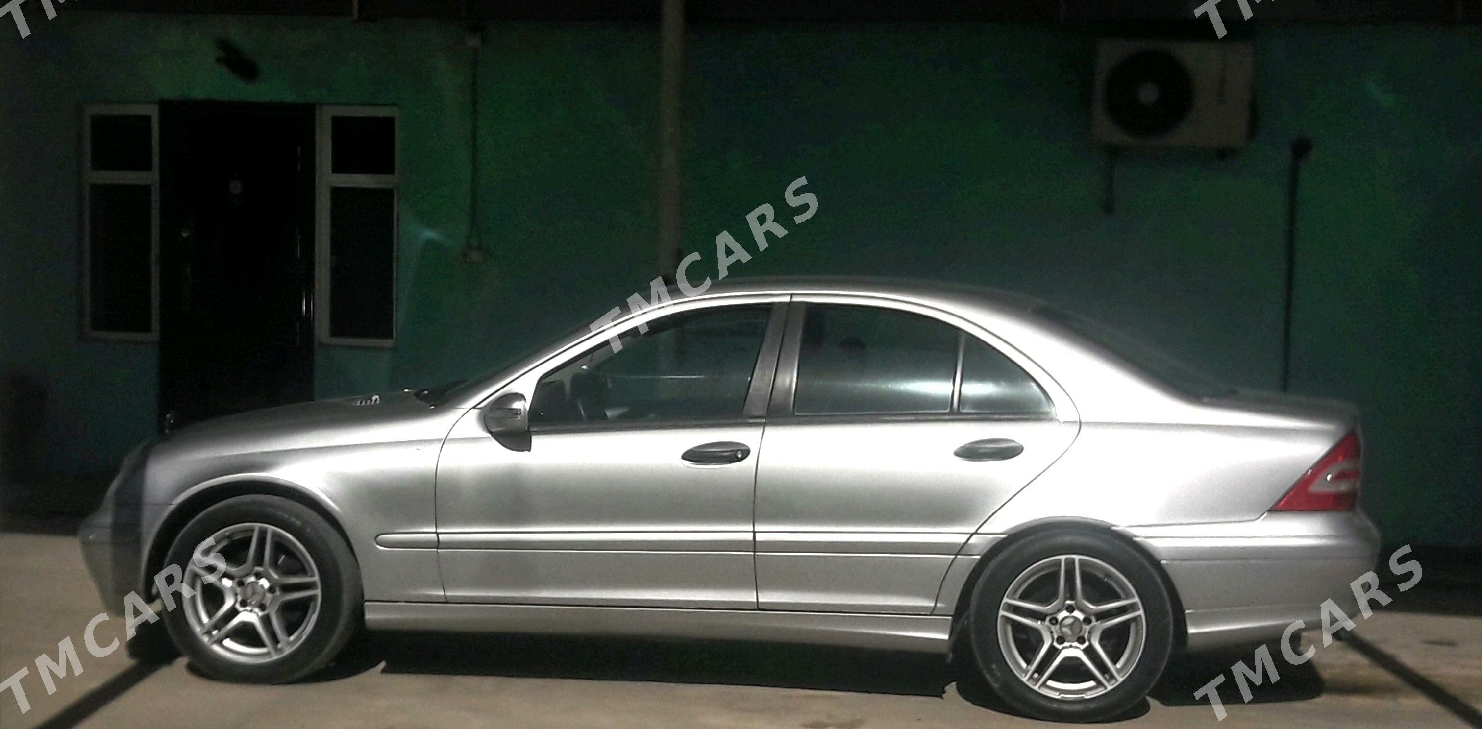 Mercedes-Benz C320 2005 - 130 000 TMT - Бузмеин - img 7