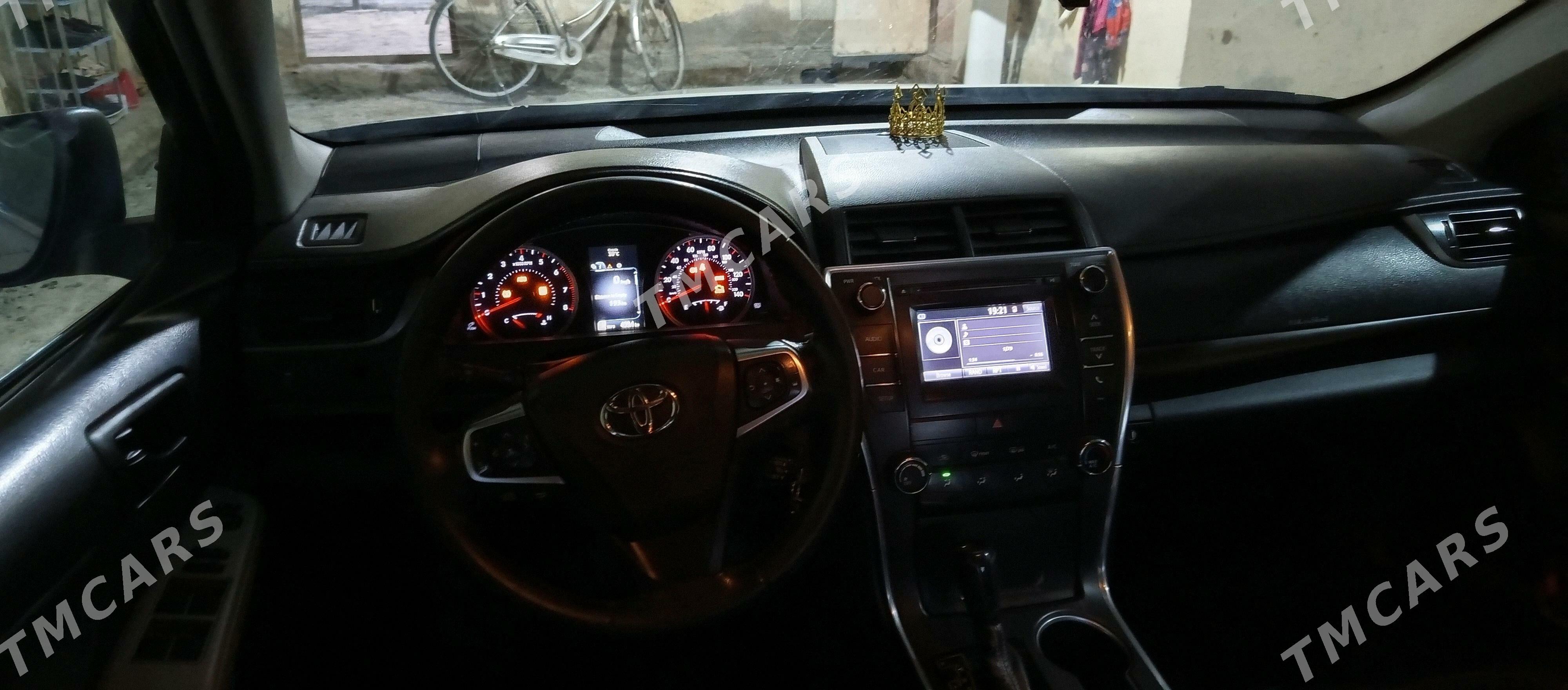 Toyota Camry 2017 - 240 000 TMT - Çärjew - img 2