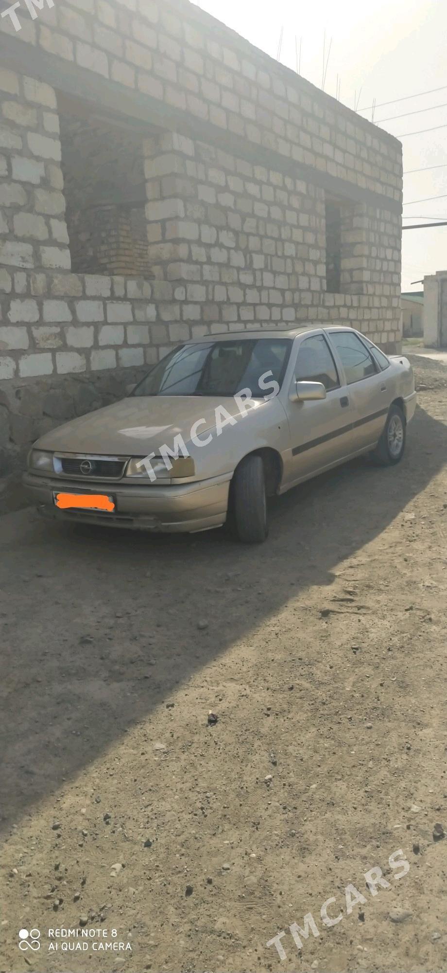 Opel Vectra 1992 - 28 000 TMT - Берекет - img 3