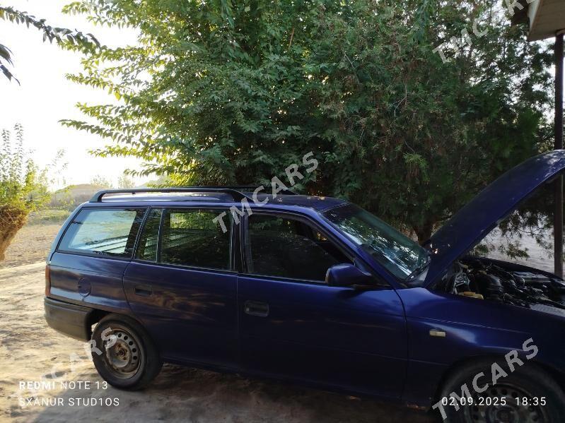 Opel Astra 1995 - 46 000 TMT - Губадаг - img 2