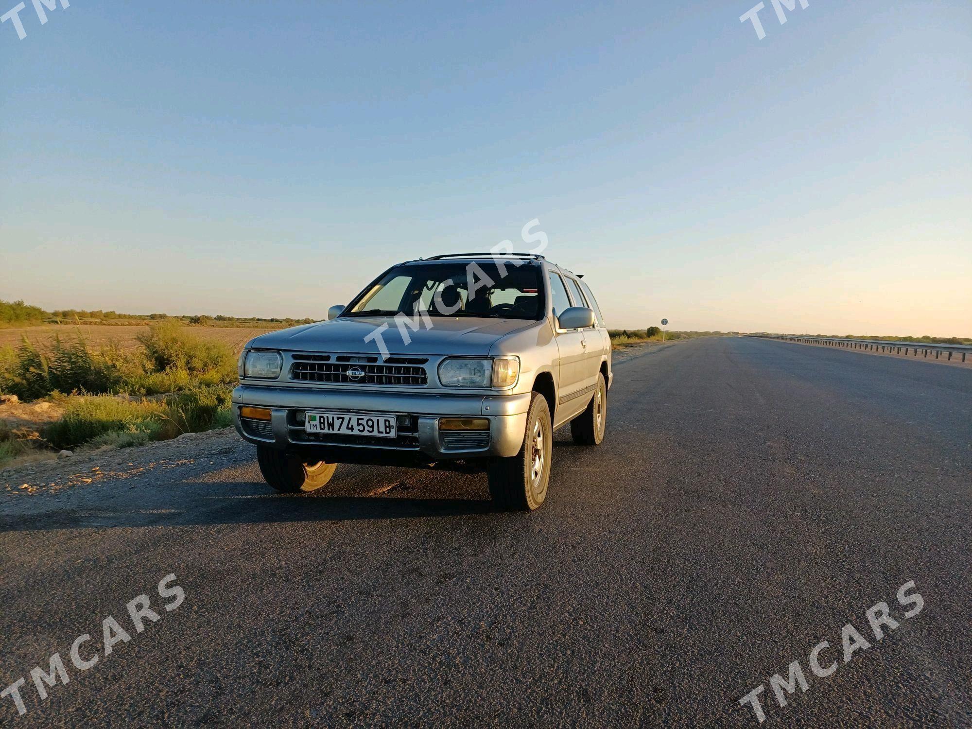 Nissan Pathfinder 1998 - 70 000 TMT - Фарап - img 2